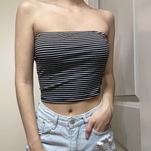 📌Black and white striped bandeau/tube top